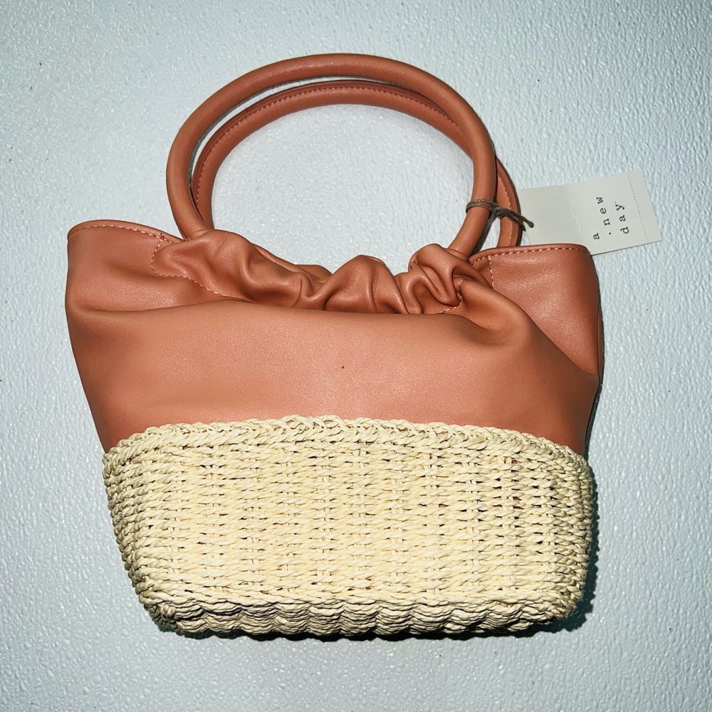 A New Day Pink Faux Leather Straw Tote Bag NWT - Picture 4 of 8